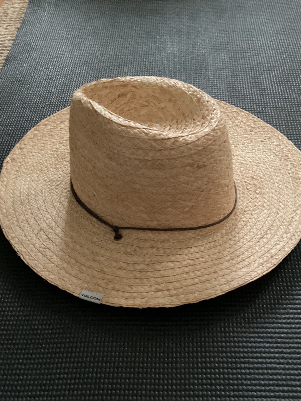 Volcom women’s Straw Beach Hat - Tan inside with dark cord